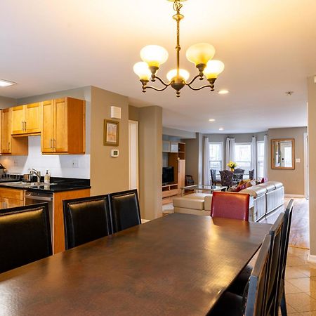 Spacious Row Home Next Transit Near Downtown W Parking Chicago Exterior photo